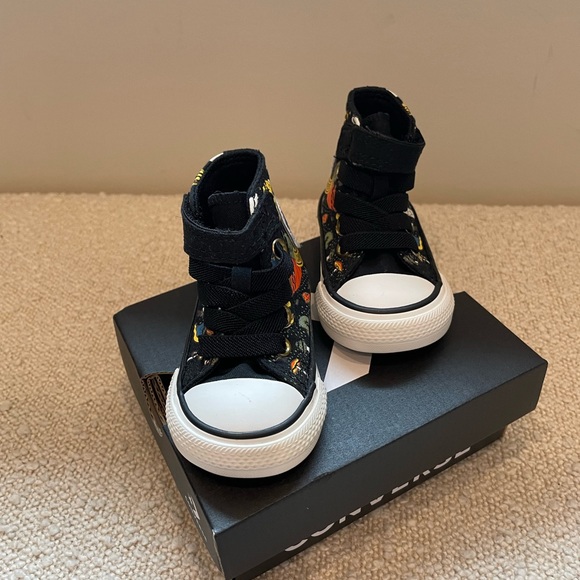 !!SOLD!! NIB Converse Infant Chuck Taylor Size 2 Black Doodles - Picture 6 of 9